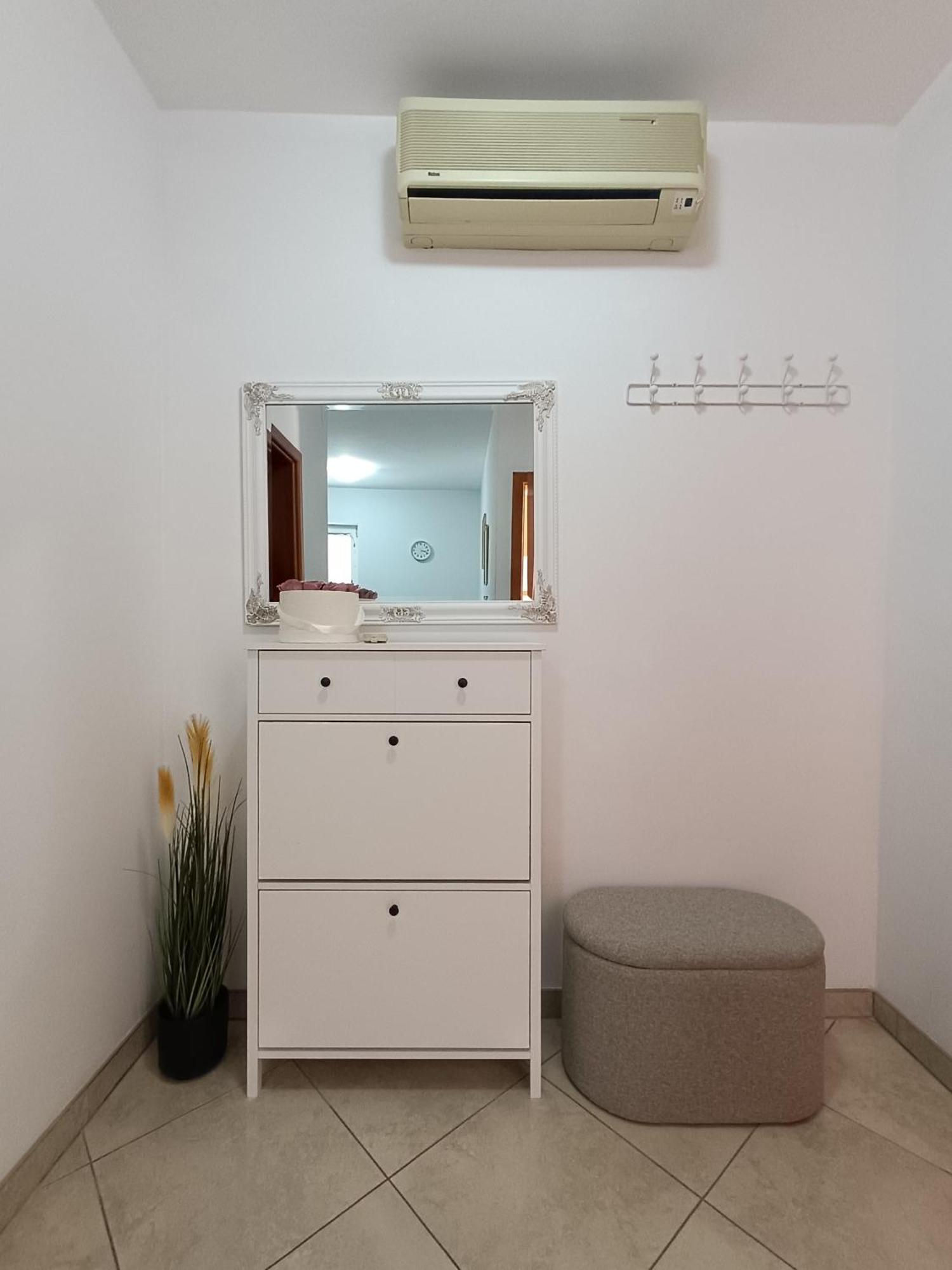 Apartments Kraljic I Baška Esterno foto