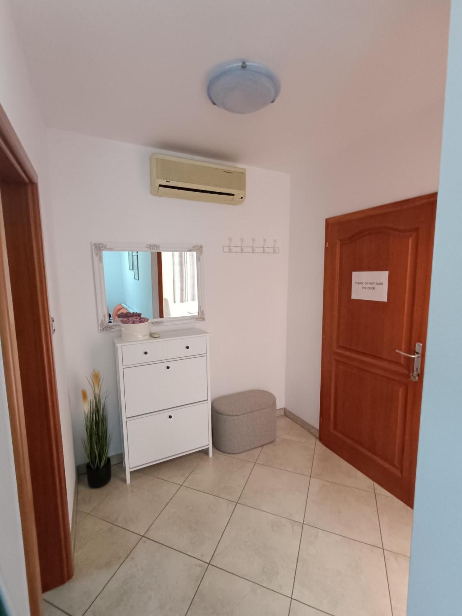 Apartments Kraljic I Baška Esterno foto