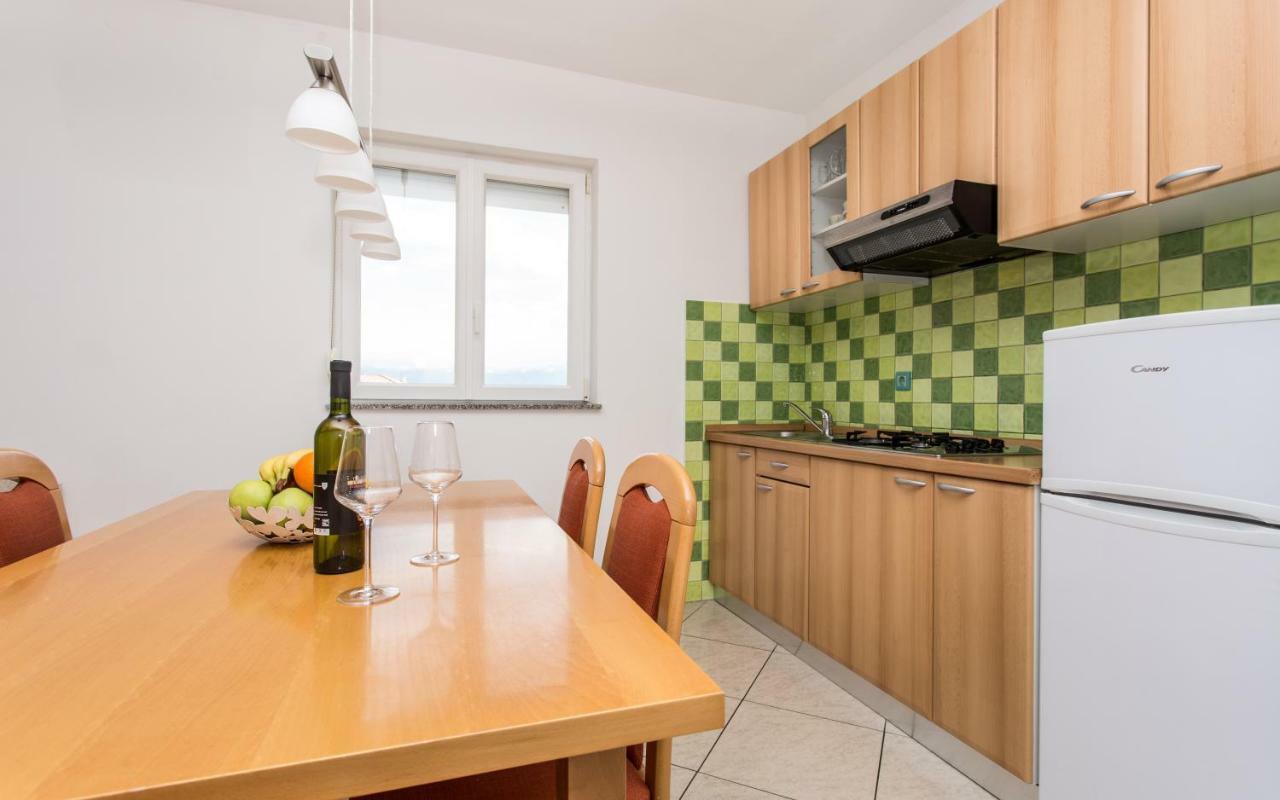 Apartments Kraljic I Baška Esterno foto