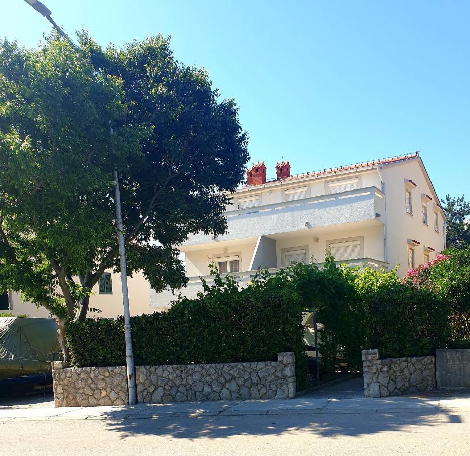 Apartments Kraljic I Baška Esterno foto